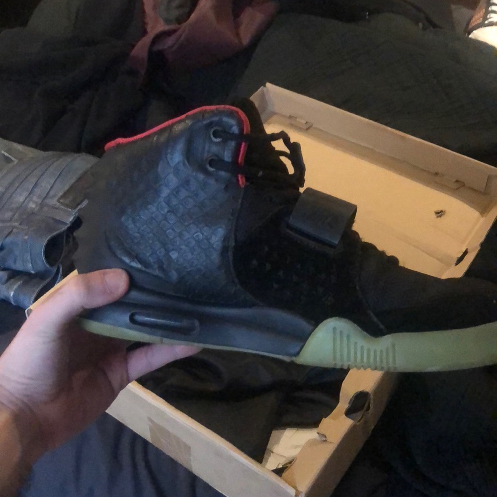 2012 Nike Air Yeezy V2